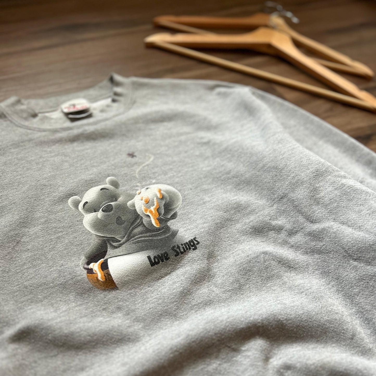 Made in USA Winnie the Pooh "Love Stings" Crewneck - L