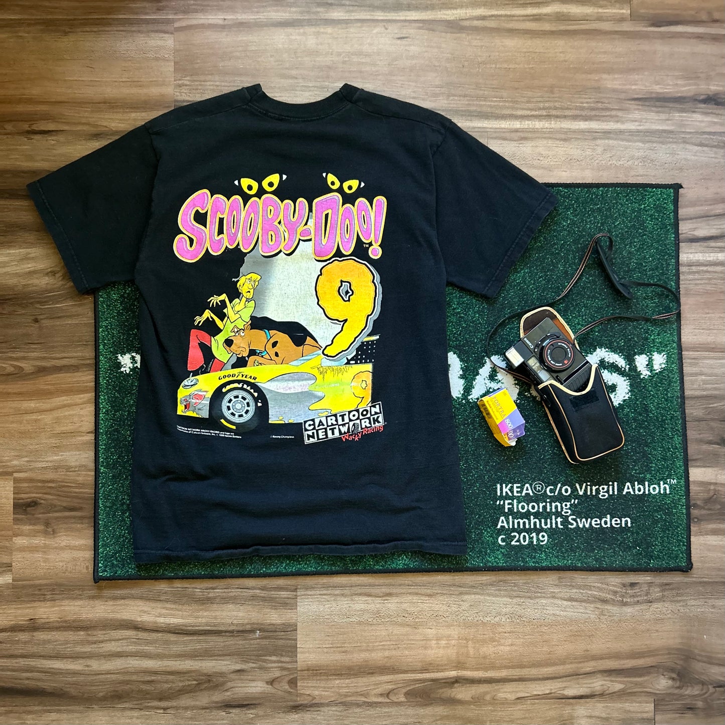 1999 Scooby-Doo Wacky Racing Shirt - Fits like a L